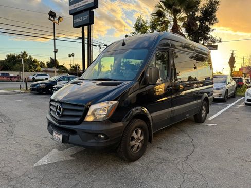 Used 2018 Mercedes-Benz Sprinter 2500 image 3