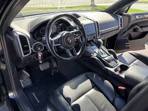 Used 2017 Porsche Cayenne S AWD/4WD image 23