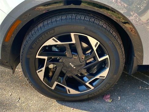 Used 2024 Kia Sportage SX image 6