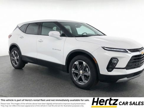 Used 2025 Chevrolet Blazer LT FWD image 1