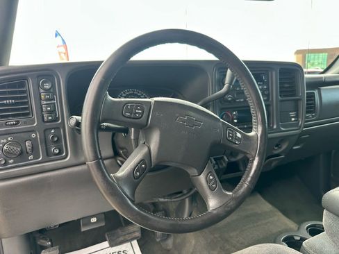Used 2003 Chevrolet Silverado 1500 LS w/ Off-Road Package AWD/4WD image 37