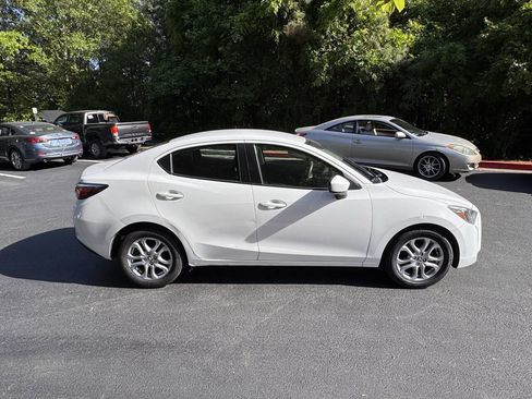 Used 2018 Toyota Yaris iA FWD image 6
