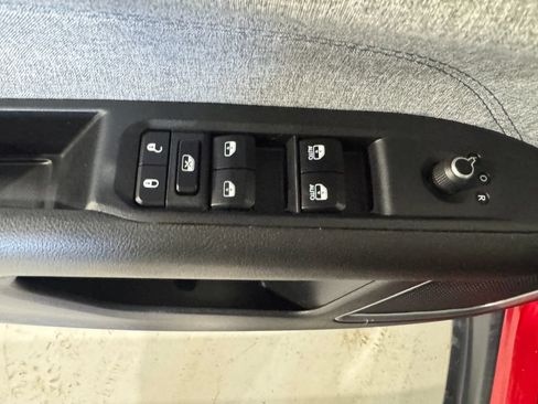 Used 2025 Jeep Compass Latitude AWD/4WD image 19