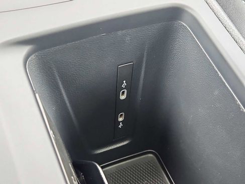 Used 2026 Volkswagen Tiguan SE AWD/4WD image 18