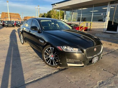 Used 2017 Jaguar XF Prestige AWD/4WD image 2