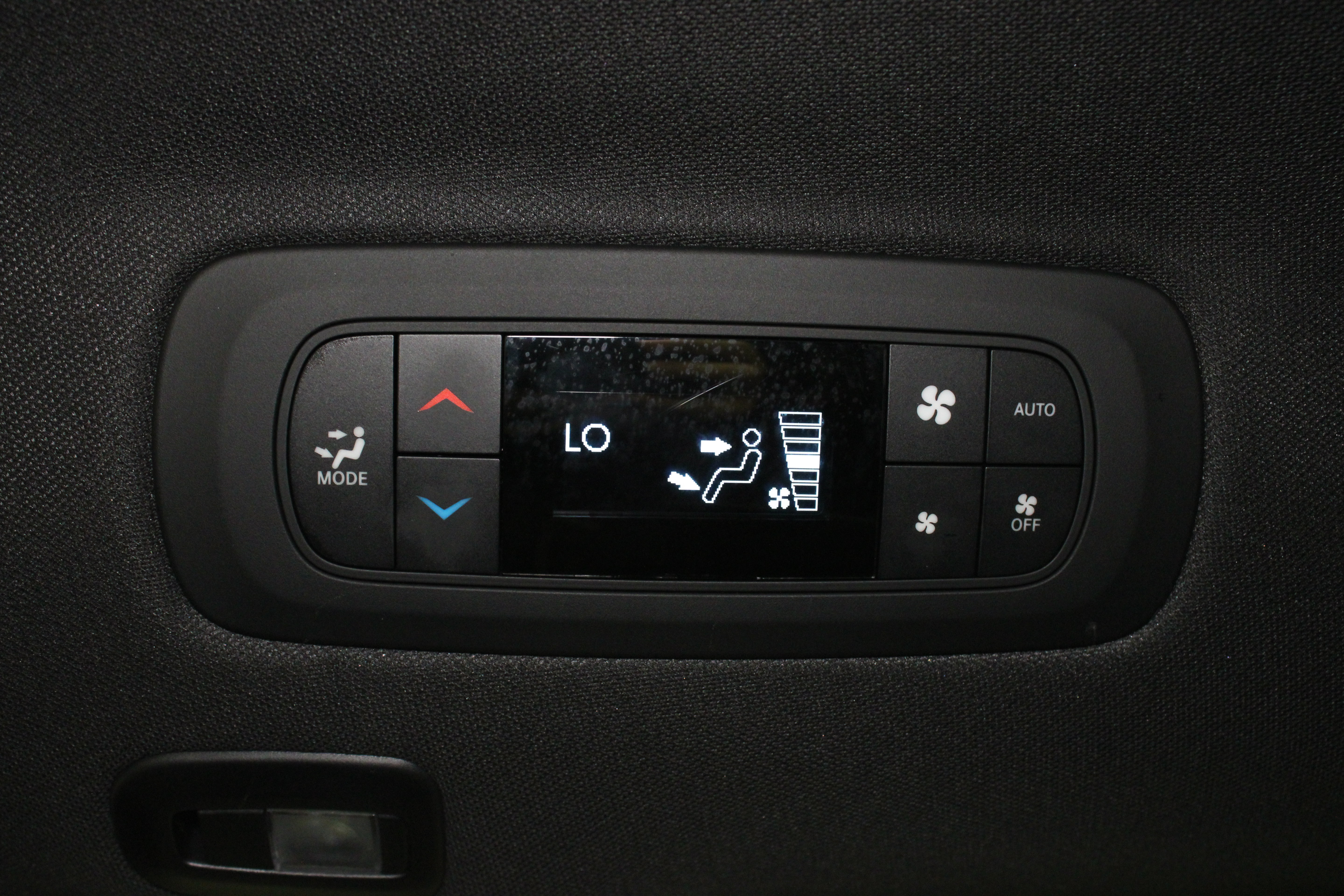 Used 2025 Chrysler Pacifica Limited FWD image 19