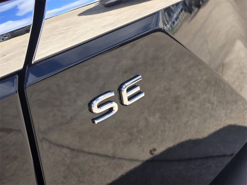 New 2026 Volkswagen Atlas SE image 8