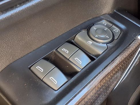 Used 2019 Chevrolet Silverado 1500 LT w/ Convenience Package image 9