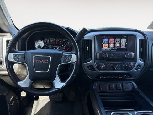 Used 2018 GMC Sierra 2500 SLT w/ Duramax Plus Package AWD/4WD image 4