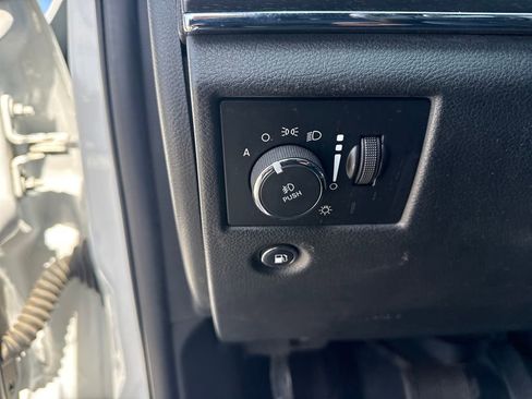 Used 2017 Jeep Grand Cherokee Limited AWD/4WD image 13