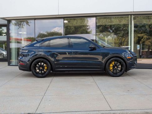 Used 2024 Porsche Cayenne Turbo GT image 8