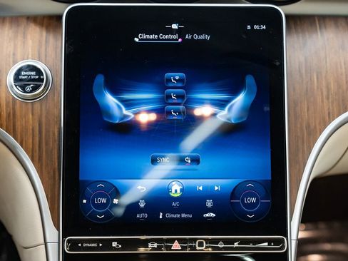 Used 2025 Mercedes-Benz C 300 4MATIC Sedan image 12