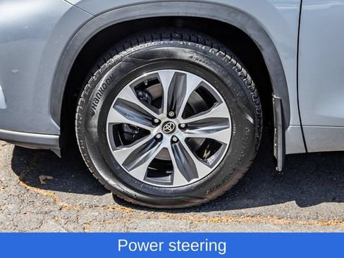 Used 2023 Toyota Highlander XLE AWD/4WD image 14