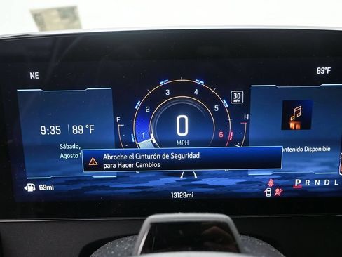 Used 2025 Chevrolet Traverse High Country FWD image 13