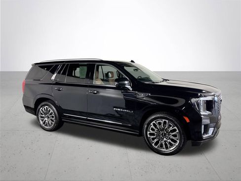 Used 2023 GMC Yukon Denali Ultimate AWD/4WD image 4