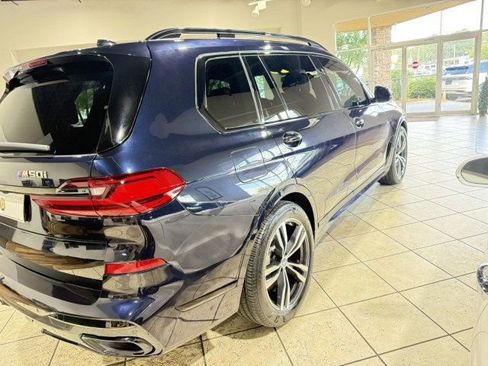 Used 2022 BMW X7 M50i image 3