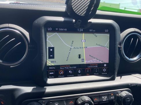Used 2022 Jeep Wrangler Unlimited Sahara AWD/4WD image 27