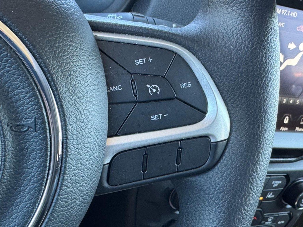 Used 2023 Jeep Renegade Latitude AWD/4WD image 20