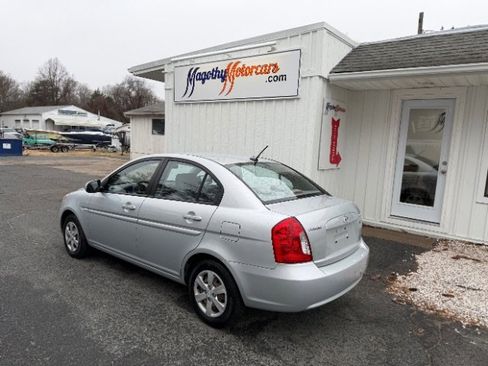 Used 2010 Hyundai Accent GLS w/ Premium Pkg 4 image 5