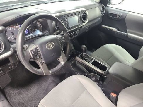 Certified 2018 Toyota Tacoma SR5 AWD/4WD image 21