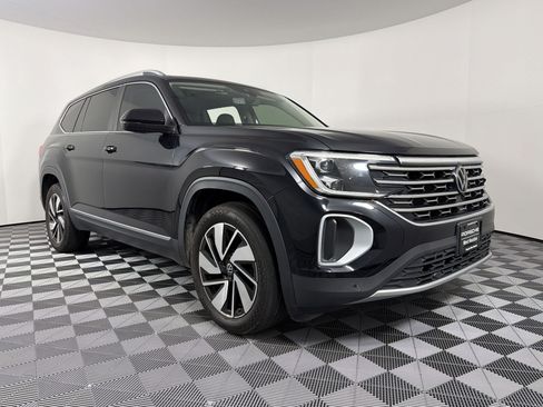 Used 2024 Volkswagen Atlas SEL AWD/4WD image 7