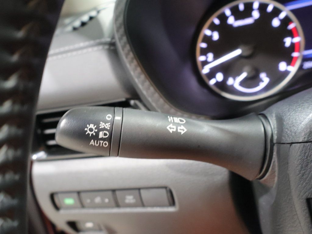 Used 2025 Nissan Sentra SV w/ All-Weather Package FWD image 34