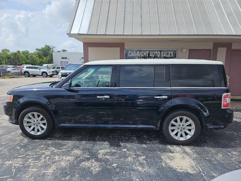 Used 2010 Ford Flex SEL FWD image 5
