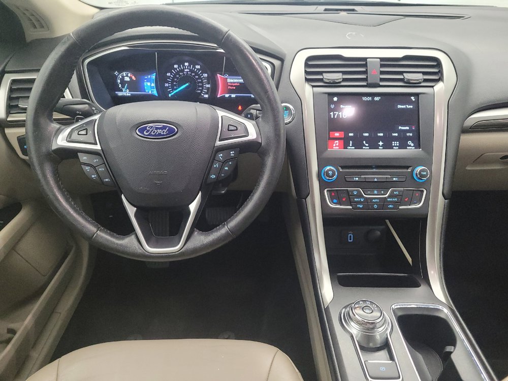 Used 2017 Ford Fusion SE w/ Fusion SE Technology Package FWD image 22