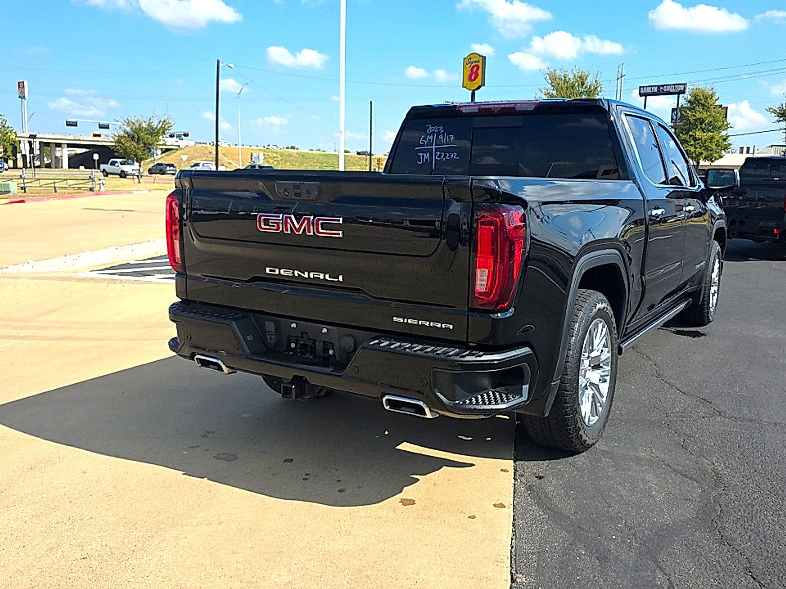 Used 2023 GMC Sierra 1500 Denali AWD/4WD image 10