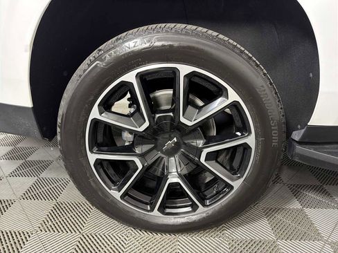 Used 2024 Chevrolet Suburban RST w/ Luxury Package RWD image 7