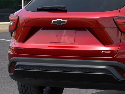 New 2026 Chevrolet Trax RS w/ Sunroof Package FWD image 14