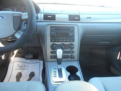 Used 2006 Ford Five Hundred SE image 12