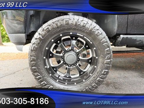 Used 2014 GMC Sierra 2500 Denali w/ Suspension Package, Off-Road AWD/4WD image 4