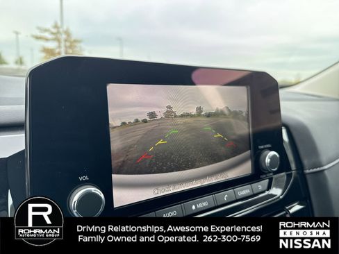 New 2025 Nissan Pathfinder SV w/ Black Appearance Package image 7