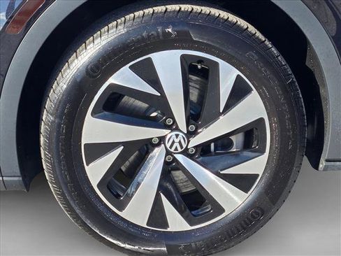 Used 2023 Volkswagen ID.4 Pro image 21