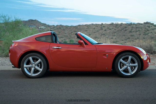 Used 2009 Pontiac Solstice Coupe RWD image 9