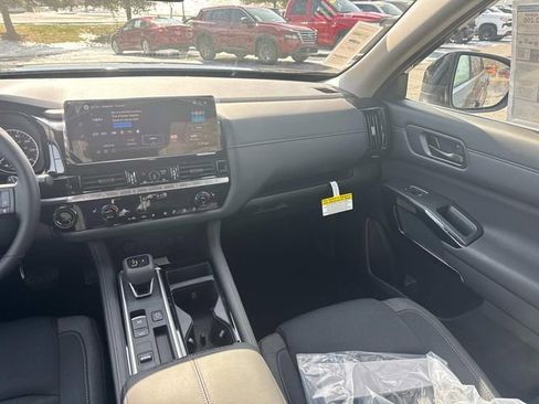 New 2026 Nissan Pathfinder SV image 20