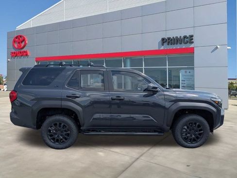 New 2026 Toyota 4Runner SR5 AWD/4WD image 3