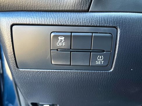 Used 2018 MAZDA MAZDA3 Touring FWD image 44