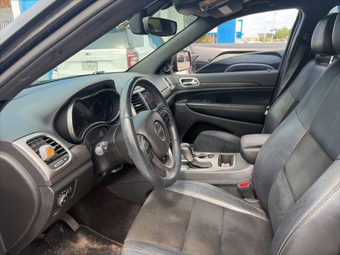 Used 2018 Jeep Grand Cherokee Altitude RWD image 12