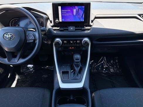 Used 2025 Toyota RAV4 XLE image 18