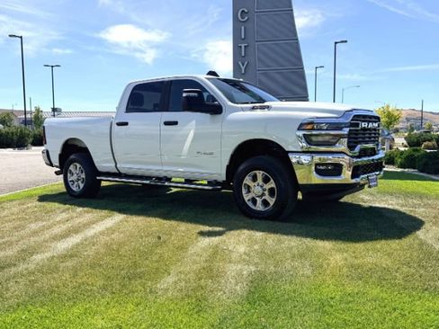Used 2026 RAM 2500 Big Horn AWD/4WD image 6