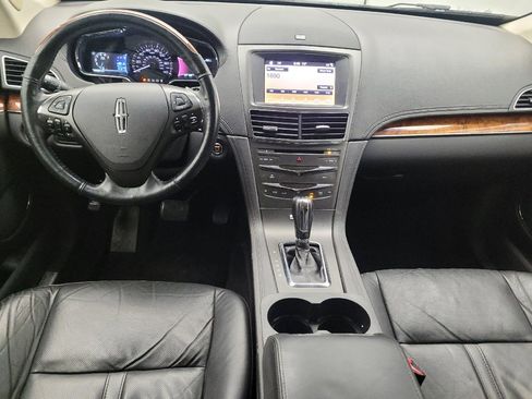 Used 2019 Lincoln MKT AWD image 22