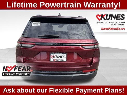 Used 2024 Jeep Grand Cherokee Altitude AWD/4WD image 5