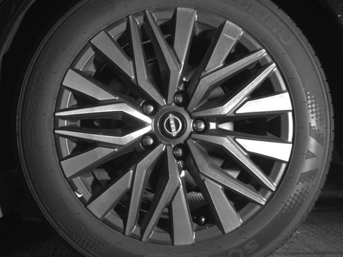 Used 2025 Nissan Altima 2.5 SV FWD image 14
