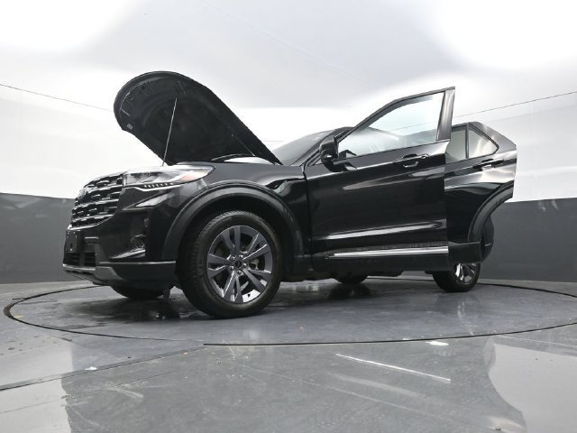Used 2025 Ford Explorer Active w/ Active Comfort Package AWD/4WD image 41