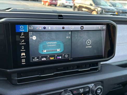 Used 2024 Jeep Wrangler Unlimited image 27