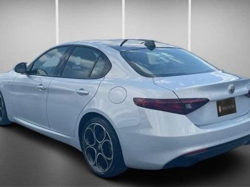 Used 2023 Alfa Romeo Giulia Ti w/ Active Assist Plus Package RWD image 10