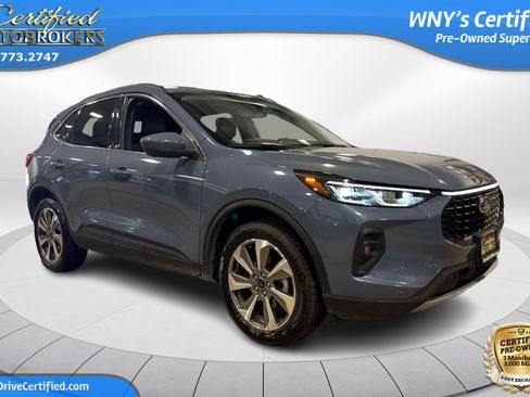 Used 2024 Ford Escape Platinum AWD/4WD image 4
