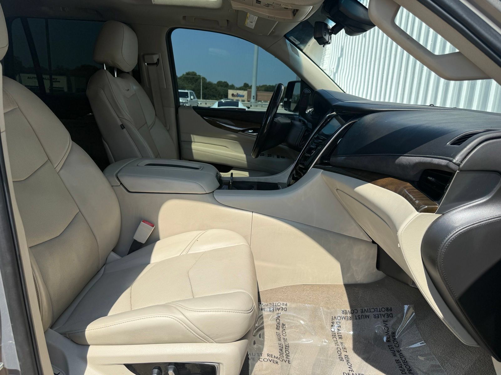 Used 2019 Cadillac Escalade Luxury AWD/4WD image 20